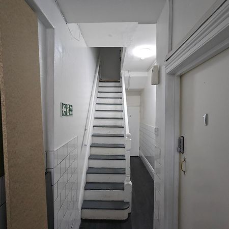 Inner-City Apartments - Basic Amenites Cardiff Bagian luar foto
