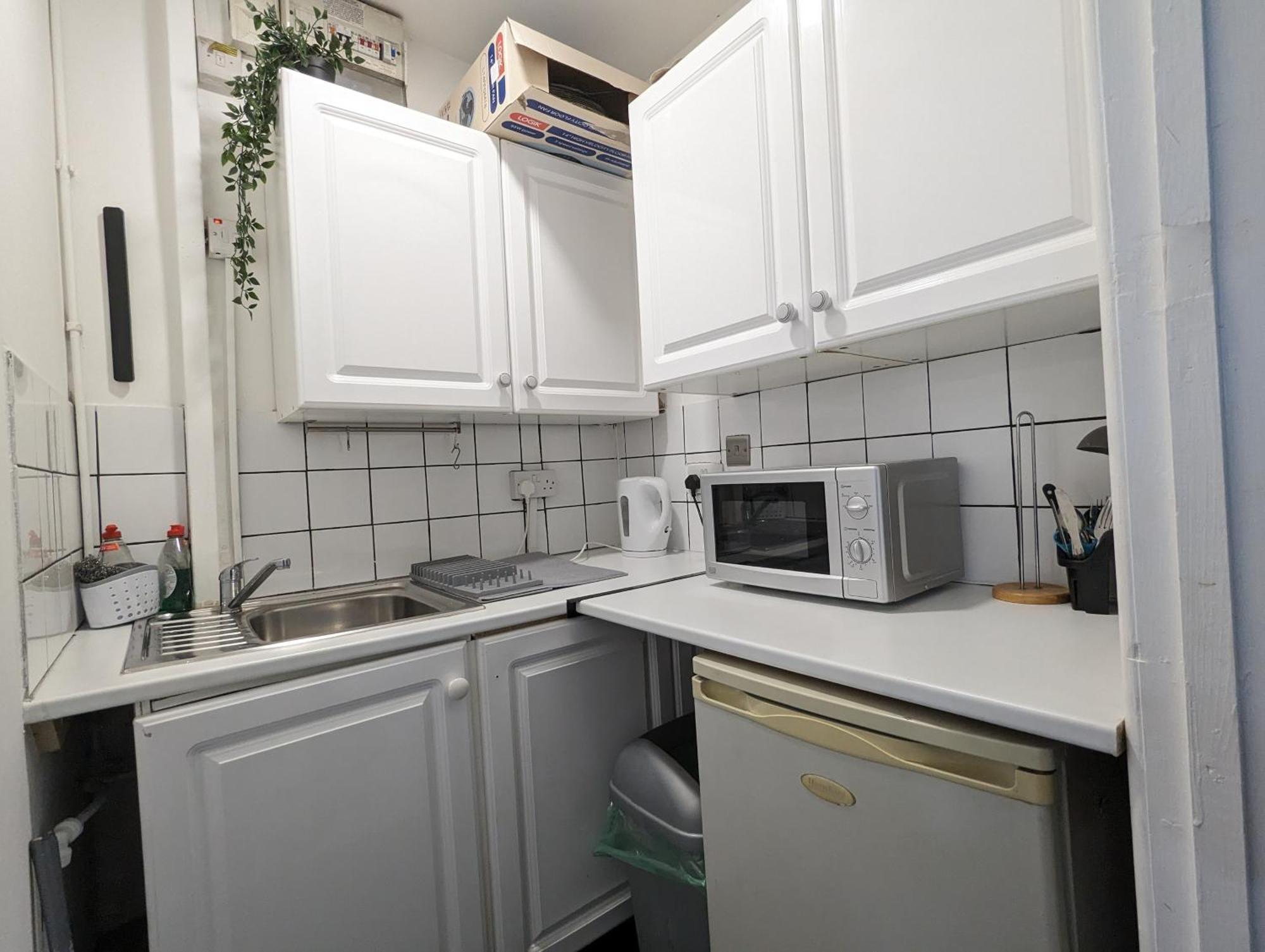 Inner-City Apartments - Basic Amenites Cardiff Bagian luar foto