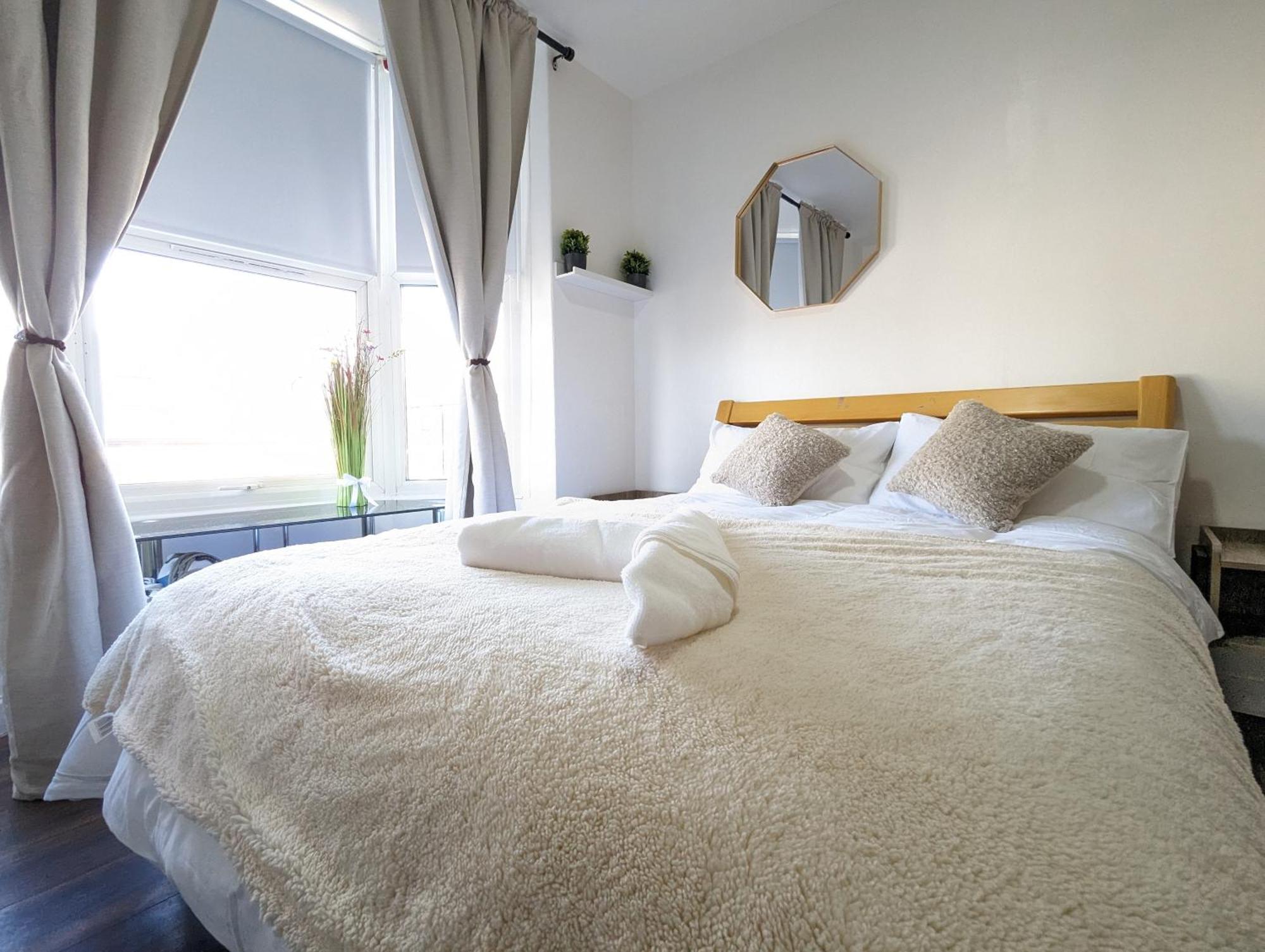 Inner-City Apartments - Basic Amenites Cardiff Bagian luar foto