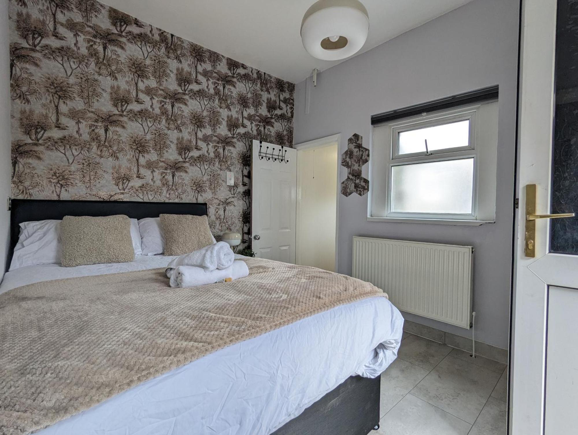 Inner-City Apartments - Basic Amenites Cardiff Bagian luar foto