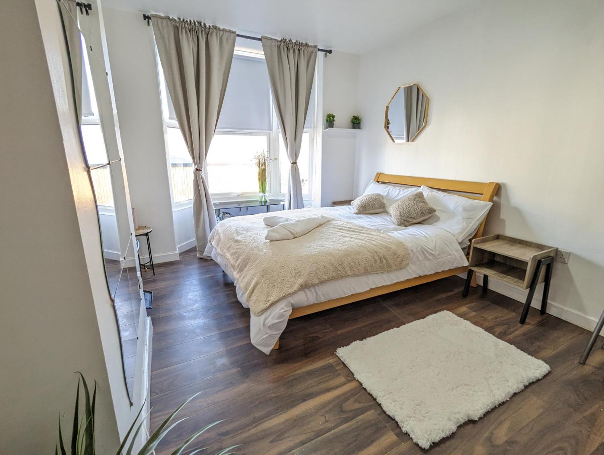 Inner-City Apartments - Basic Amenites Cardiff Bagian luar foto